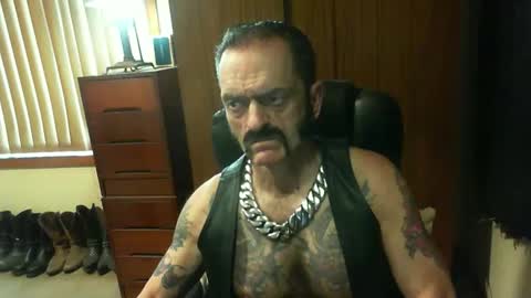 Snapshot of leathergreaser chatting on December 17, 9:49 pm leathergreaser online show from December 17, 9:49 pm