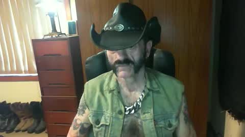 leathergreaser online show from December 18, 9:22 pm