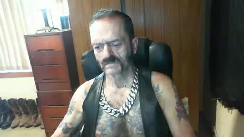 Snapshot of leathergreaser chatting on February 11, 9:46 pm leathergreaser online show from February 11, 9:46 pm