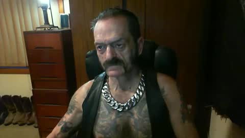 Snapshot of leathergreaser chatting on February 14, 7:23 pm leathergreaser online show from February 14, 7:23 pm