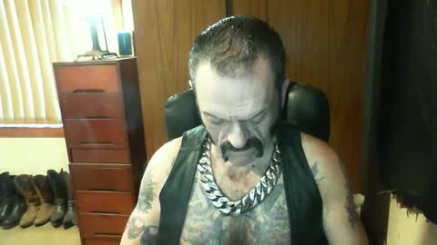 Snapshot of leathergreaser chatting on December 25, 7:45 pm leathergreaser online show from December 25, 7:45 pm
