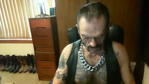 Snapshot of leathergreaser chatting on December 30, 7:42 pm leathergreaser online show from December 30, 7:42 pm
