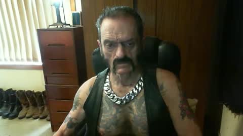 Snapshot of leathergreaser chatting on January 3, 3:16 am leathergreaser online show from January 3, 3:16 am