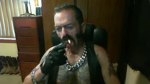 Snapshot of leathergreaser chatting on February 26, 11:02 pm leathergreaser online show from February 26, 11:02 pm