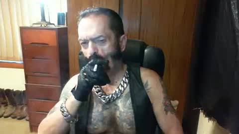 Snapshot of leathergreaser chatting on January 15, 7:34 pm leathergreaser online show from January 15, 7:34 pm