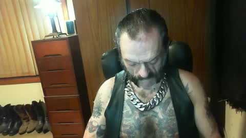 Snapshot of leathergreaser chatting on December 5, 4:56 pm leathergreaser online show from December 5, 4:56 pm