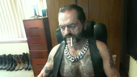 Snapshot of leathergreaser chatting on December 6, 2:57 am leathergreaser online show from December 6, 2:57 am
