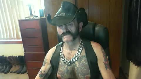 Snapshot of leathergreaser chatting on September 19, 12:56 am leathergreaser online show from September 19, 12:56 am