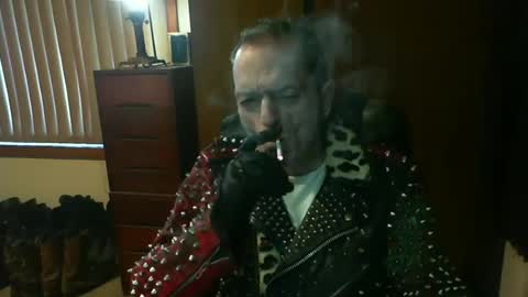 leathergreaser online show from June 19, 10:14 pm