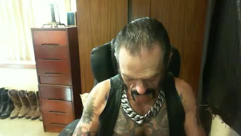 Snapshot of leathergreaser chatting on January 24, 6:24 am leathergreaser online show from January 24, 6:24 am