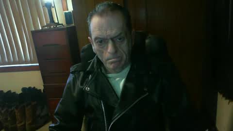 leathergreaser online show from June 22, 12:49 am