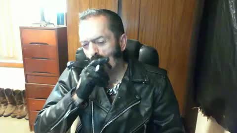 Snapshot of leathergreaser chatting on January 17, 8:37 pm leathergreaser online show from January 17, 8:37 pm
