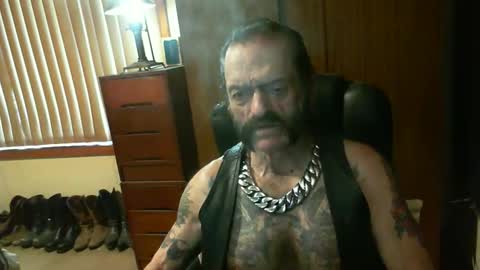 Snapshot of leathergreaser chatting on December 3, 8:06 pm leathergreaser online show from December 3, 8:06 pm
