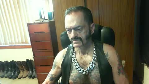 Snapshot of leathergreaser chatting on December 11, 8:49 pm leathergreaser online show from December 11, 8:49 pm