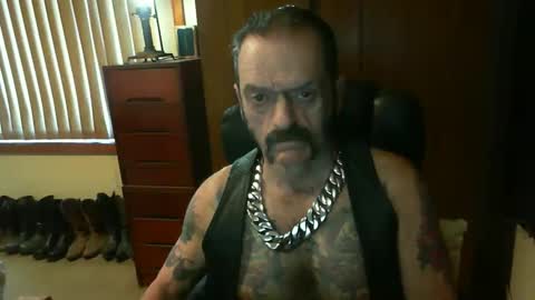 Snapshot of leathergreaser chatting on December 29, 2:06 am leathergreaser online show from December 29, 2:06 am