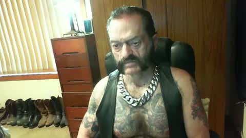 Snapshot of leathergreaser chatting on December 2, 7:25 pm leathergreaser online show from December 2, 7:25 pm