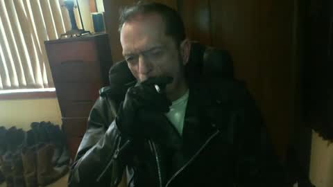leathergreaser online show from June 22, 3:25 am
