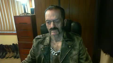 Snapshot of leathergreaser chatting on December 19, 7:07 pm leathergreaser online show from December 19, 7:07 pm