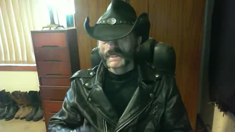 Snapshot of leathergreaser chatting on September 21, 8:42 pm leathergreaser online show from September 21, 8:42 pm