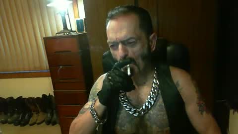 Snapshot of leathergreaser chatting on December 15, 6:37 pm leathergreaser online show from December 15, 6:37 pm