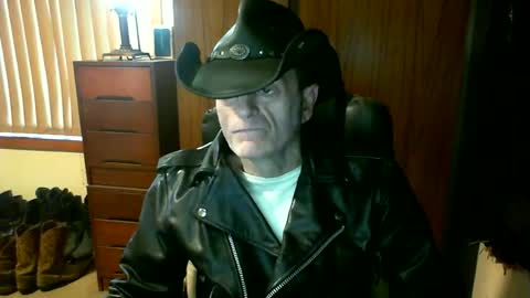 leathergreaser online show from June 26, 11:07 pm