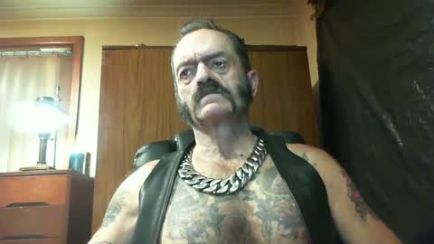 Snapshot of leathergreaser chatting on March 5, 8:33 pm leathergreaser online show from March 5, 8:33 pm