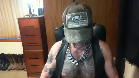 Snapshot of leathergreaser chatting on January 6, 7:13 pm leathergreaser online show from January 6, 7:13 pm