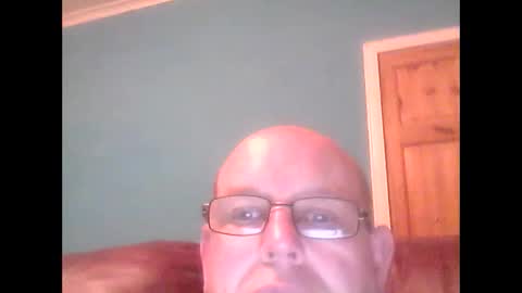 Snapshot of leatherpants68 chatting on September 25, 8:41 pm leatherpants68 online show from September 25, 8:41 pm