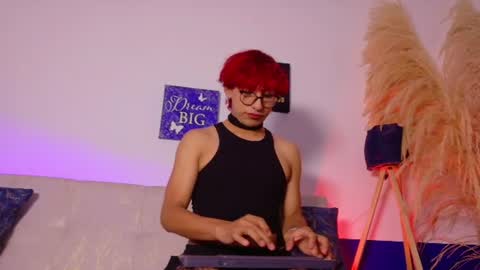 leeh online show from June 11, 12:36 pm