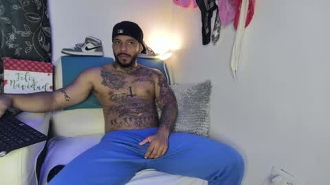 Snapshot of leenar_key chatting on February 7, 2:15 pm leenar_key online show from February 7, 2:15 pm