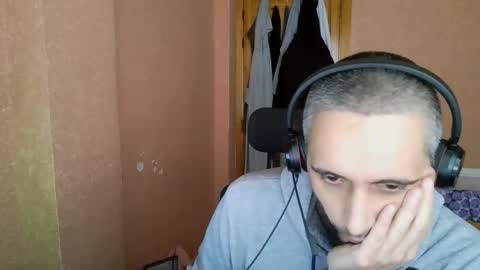 lefrenchiies online show from February 10, 10:42 am