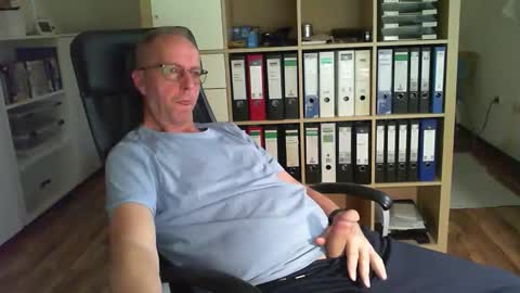 Snapshot of lefti27 chatting on October 11, 3:49 pm Dave online show from October 11, 3:49 pm