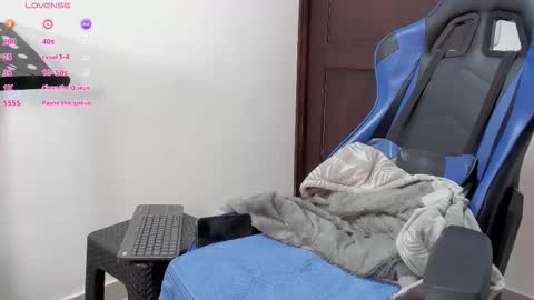 Snapshot of lelouch_master chatting on October 12, 2:00 pm hi im lelo... nice to meet you I appreciate your thumbs up It is very important and you would help me a lot online show from October 12, 2:00 pm