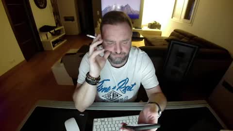 Ange online show from December 31, 10:01 pm