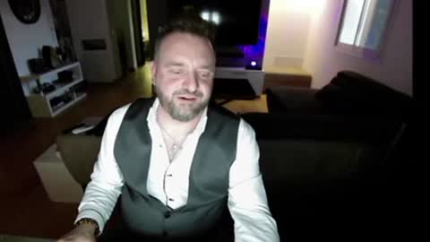 Ange online show from December 14, 7:07 am