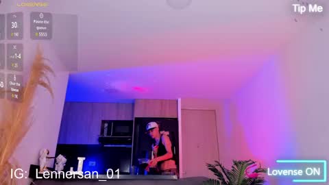 Snapshot of lennercollins_ chatting on February 14, 4:37 am Lenner INDEPENDENT MODEL online show from February 14, 4:37 am