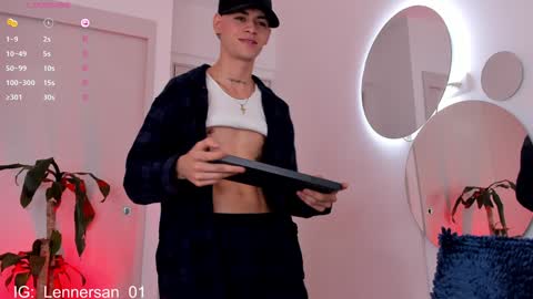 Snapshot of lennercollins_ chatting on January 24, 3:32 am Lenner INDEPENDENT MODEL online show from January 24, 3:32 am