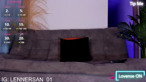 Snapshot of lennercollins_ chatting on December 24, 7:17 am Lenner INDEPENDENT MODEL online show from December 24, 7:17 am