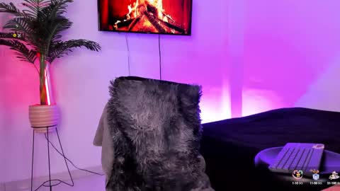 Snapshot of lennercollins_ chatting on October 9, 6:46 pm Lenner INDEPENDENT MODEL online show from October 9, 6:46 pm