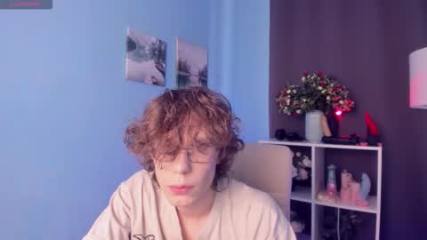 Snapshot of leo_bensyten chatting on October 21, 11:57 am Leo online show from October 21, 11:57 am