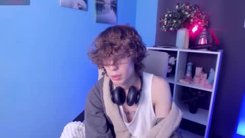 Snapshot of leo_bensyten chatting on October 25, 2:41 pm Leo online show from October 25, 2:41 pm