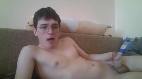 leo_cutie online show from March 10, 6:30 am