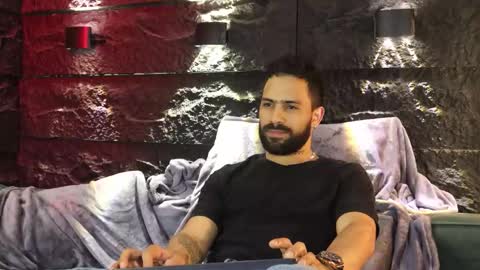 Snapshot of leo_diaz01 chatting on October 23, 2:37 am Leo  Diaz online show from October 23, 2:37 am