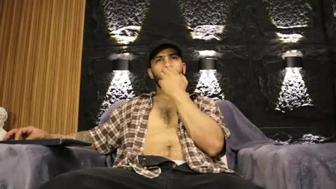Leo  Diaz online show from June 2, 1:06 am