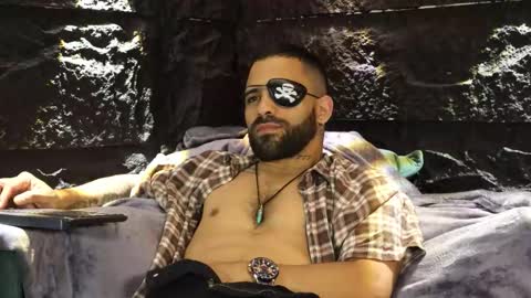 Snapshot of leo_diaz01 chatting on October 30, 2:13 am Leo  Diaz online show from October 30, 2:13 am