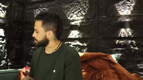 Snapshot of leo_diaz01 chatting on October 18, 12:26 am Leo  Diaz online show from October 18, 12:26 am