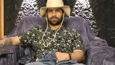 Leo  Diaz online show from April 6, 1:35 am