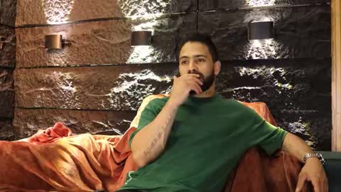 Snapshot of leo_diaz01 chatting on October 19, 12:37 am Leo  Diaz online show from October 19, 12:37 am