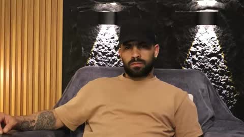 Leo  Diaz online show from February 20, 6:26 am