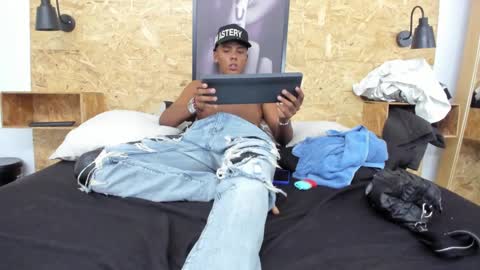 Snapshot of leo_jhonson chatting on September 12, 3:01 pm leo_jhonson online show from September 12, 3:01 pm